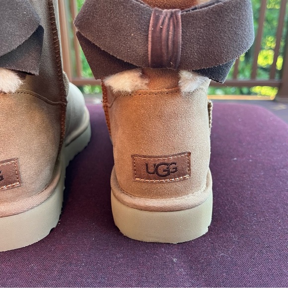 UGG Women’s Suede Mini Bailey Bow Boots - Picture 4 of 8